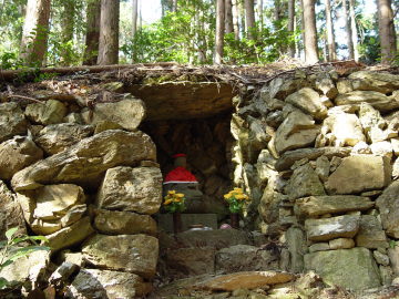 stone statue of jizo at Misesaka-toge Pass